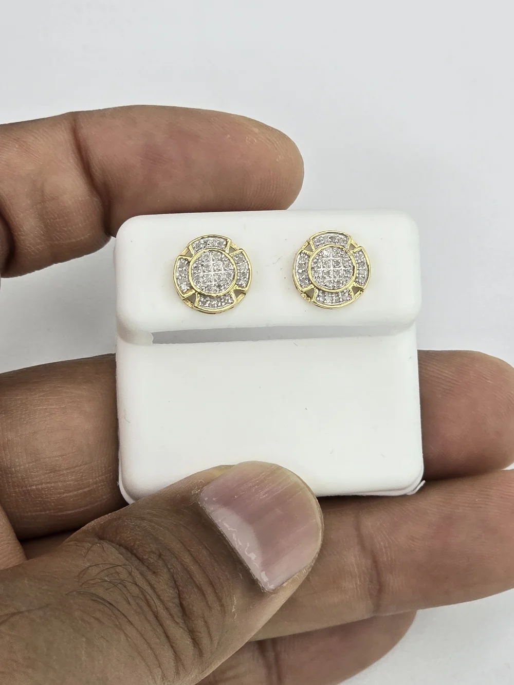 Real Diamond 10kt Gold Stud Earring For Men